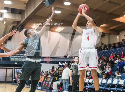 Thumbnail 1 in Moreau Catholic vs. Jesuit (MLK De La Salle/MaxPreps Classic) photogallery.
