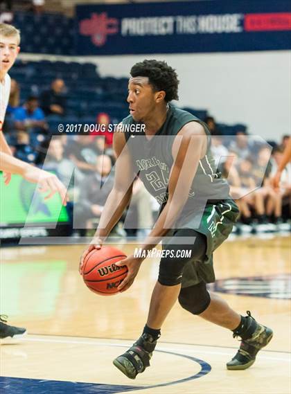 Thumbnail 2 in Moreau Catholic vs. Jesuit (MLK De La Salle/MaxPreps Classic) photogallery.