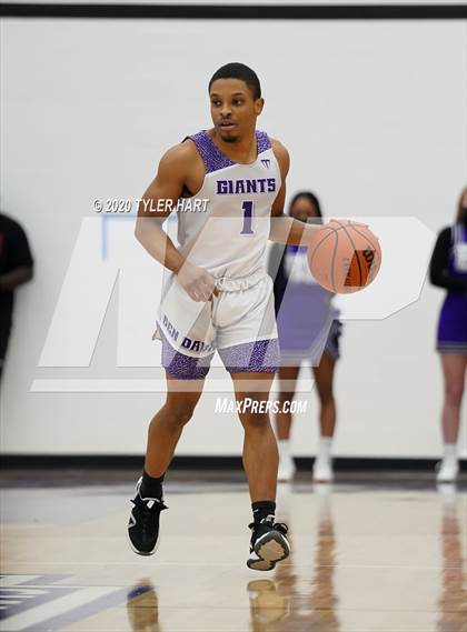 Thumbnail 3 in Warren Central @ Ben Davis photogallery.