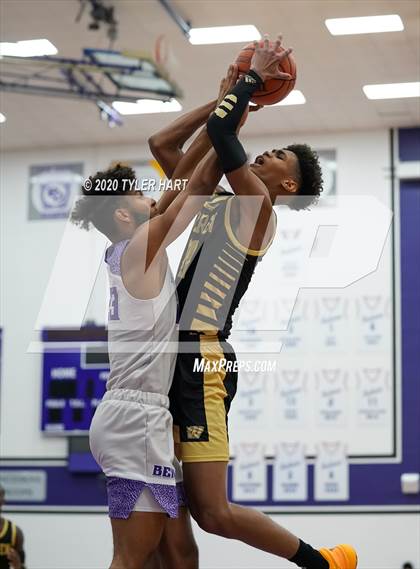Thumbnail 3 in Warren Central @ Ben Davis photogallery.