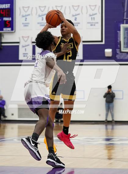 Thumbnail 2 in Warren Central @ Ben Davis photogallery.