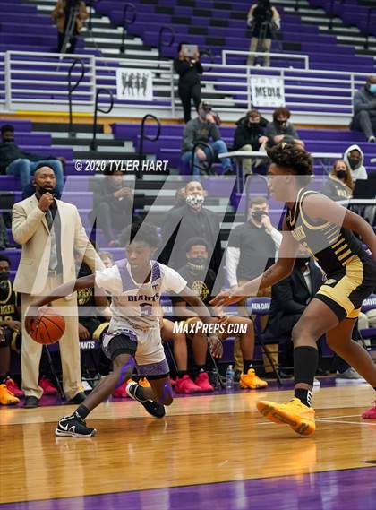 Thumbnail 2 in Warren Central @ Ben Davis photogallery.