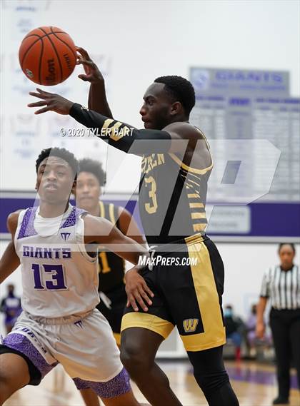 Thumbnail 2 in Warren Central @ Ben Davis photogallery.