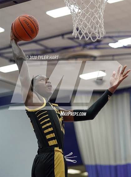 Thumbnail 1 in Warren Central @ Ben Davis photogallery.