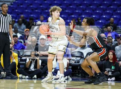 Thumbnail 2 in Amarillo vs. Lancaster (UIL 5A Basketball Semifinal) photogallery.