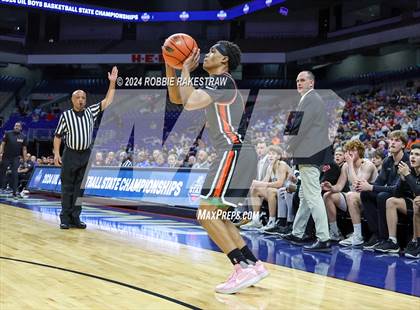 Thumbnail 3 in Amarillo vs. Lancaster (UIL 5A Basketball Semifinal) photogallery.
