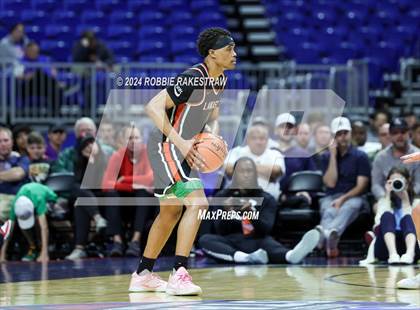 Thumbnail 2 in Amarillo vs. Lancaster (UIL 5A Basketball Semifinal) photogallery.