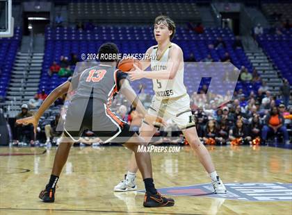 Thumbnail 2 in Amarillo vs. Lancaster (UIL 5A Basketball Semifinal) photogallery.