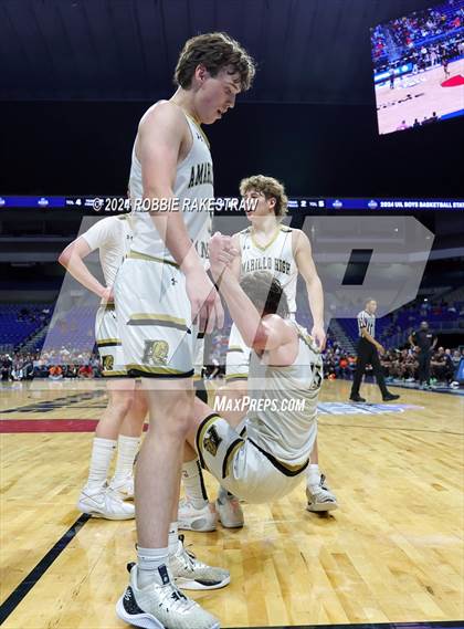 Thumbnail 2 in Amarillo vs. Lancaster (UIL 5A Basketball Semifinal) photogallery.