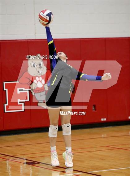 Thumbnail 3 in Casa Grande vs Globe (The Florence VB Invitational) photogallery.