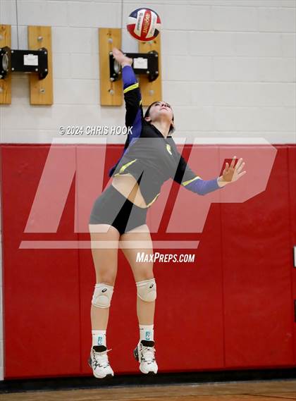 Thumbnail 3 in Casa Grande vs Globe (The Florence VB Invitational) photogallery.