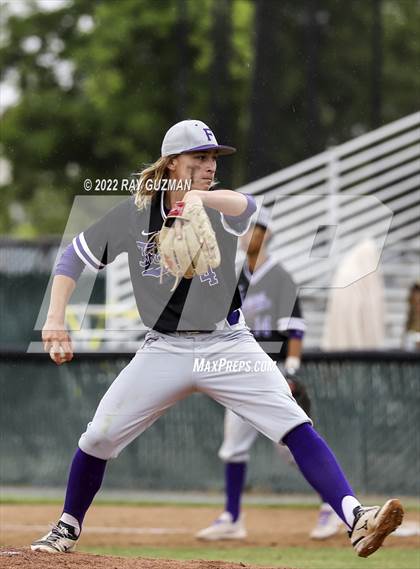 Thumbnail 3 in North vs. Fresno photogallery.
