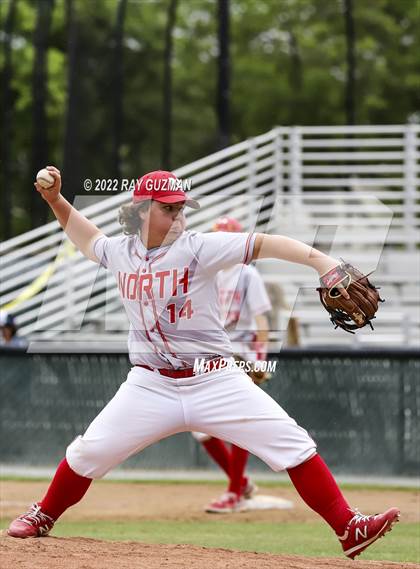 Thumbnail 2 in North vs. Fresno photogallery.