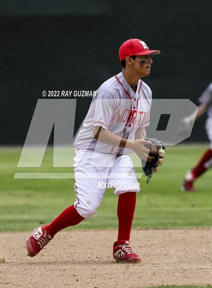 Thumbnail 3 in North vs. Fresno photogallery.