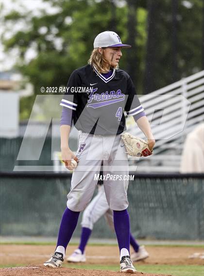 Thumbnail 3 in North vs. Fresno photogallery.