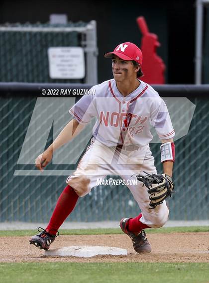 Thumbnail 3 in North vs. Fresno photogallery.