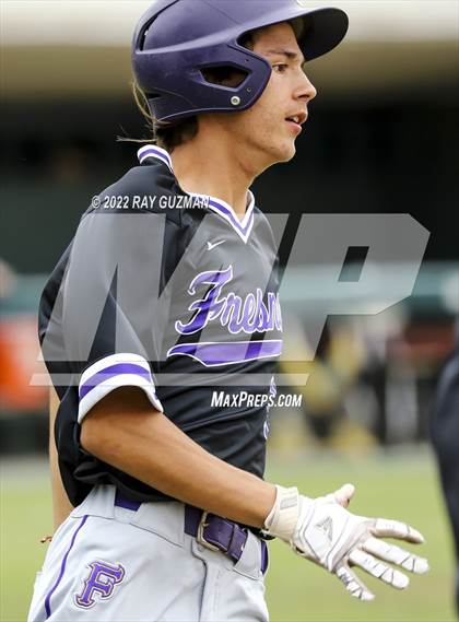 Thumbnail 3 in North vs. Fresno photogallery.