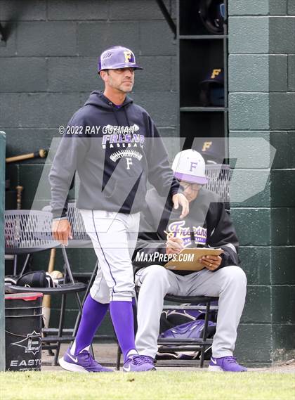 Thumbnail 2 in North vs. Fresno photogallery.