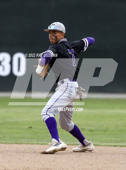 Thumbnail 3 in North vs. Fresno photogallery.