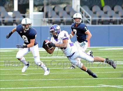 Thumbnail 2 in Bellarmine Prep vs. Puyallup (Emerald City Kickoff Classic) photogallery.