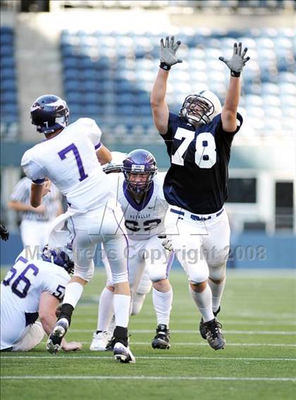 Thumbnail 3 in Bellarmine Prep vs. Puyallup (Emerald City Kickoff Classic) photogallery.