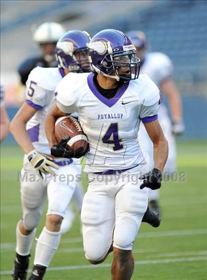 Thumbnail 1 in Bellarmine Prep vs. Puyallup (Emerald City Kickoff Classic) photogallery.