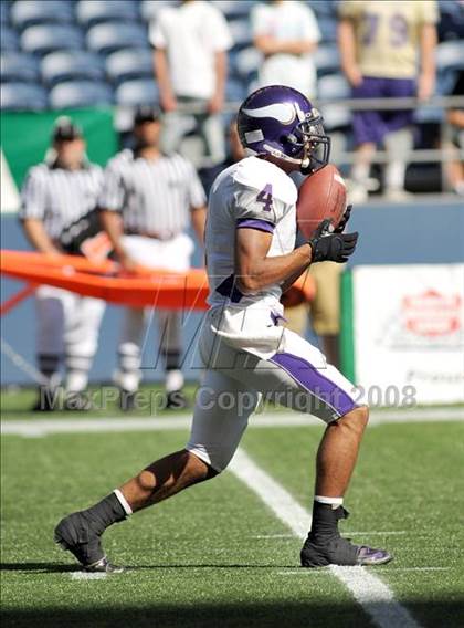 Thumbnail 3 in Bellarmine Prep vs. Puyallup (Emerald City Kickoff Classic) photogallery.