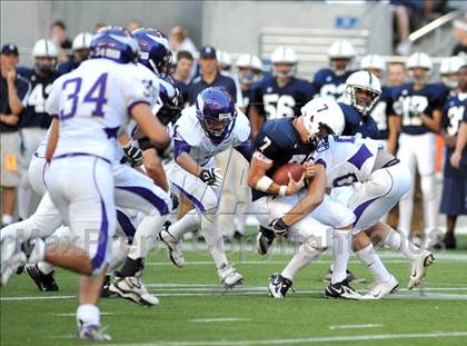 Thumbnail 3 in Bellarmine Prep vs. Puyallup (Emerald City Kickoff Classic) photogallery.