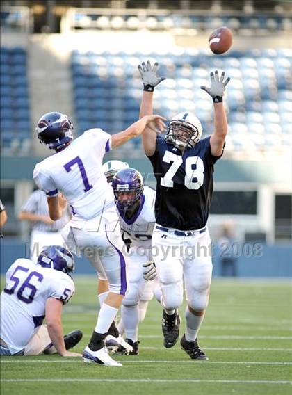 Thumbnail 2 in Bellarmine Prep vs. Puyallup (Emerald City Kickoff Classic) photogallery.