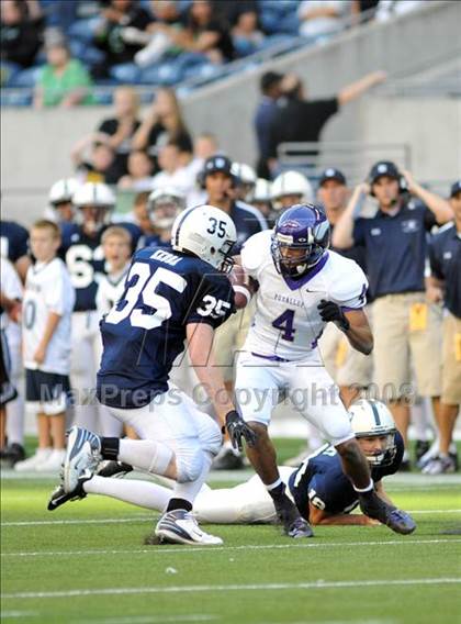Thumbnail 3 in Bellarmine Prep vs. Puyallup (Emerald City Kickoff Classic) photogallery.