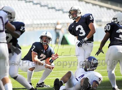 Thumbnail 2 in Bellarmine Prep vs. Puyallup (Emerald City Kickoff Classic) photogallery.