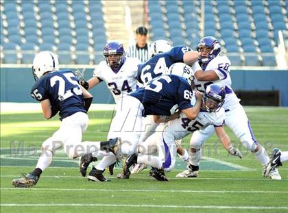 Thumbnail 2 in Bellarmine Prep vs. Puyallup (Emerald City Kickoff Classic) photogallery.