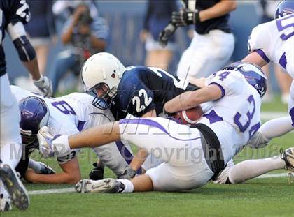 Thumbnail 3 in Bellarmine Prep vs. Puyallup (Emerald City Kickoff Classic) photogallery.