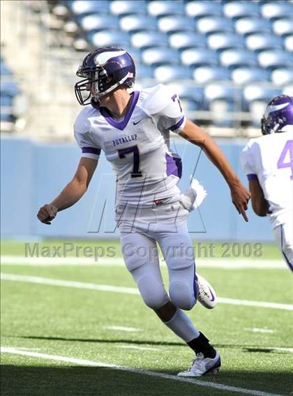 Thumbnail 3 in Bellarmine Prep vs. Puyallup (Emerald City Kickoff Classic) photogallery.