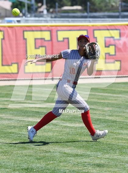 Thumbnail 2 in La Quinta @ Paraclete (CIF SS Division 4 Quarterfinal) photogallery.