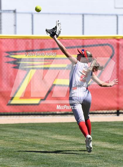 Thumbnail 1 in La Quinta @ Paraclete (CIF SS Division 4 Quarterfinal) photogallery.