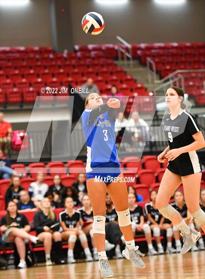 Thumbnail 2 in Plano West @ Coppell photogallery.