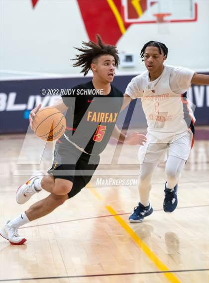 Thumbnail 2 in Eastside Catholic (WA) vs Fairfax (Torrey Pines Holiday Classic Tip-Off ) photogallery.