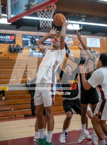 Thumbnail 1 in Eastside Catholic (WA) vs Fairfax (Torrey Pines Holiday Classic Tip-Off ) photogallery.