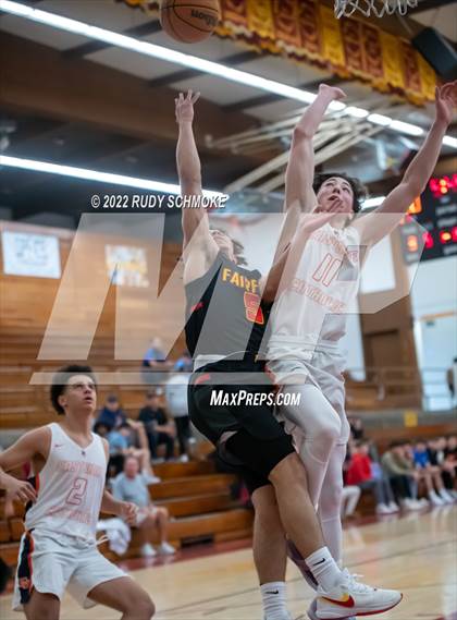 Thumbnail 3 in Eastside Catholic (WA) vs Fairfax (Torrey Pines Holiday Classic Tip-Off ) photogallery.