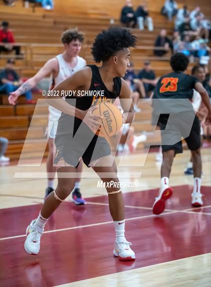 Thumbnail 1 in Eastside Catholic (WA) vs Fairfax (Torrey Pines Holiday Classic Tip-Off ) photogallery.