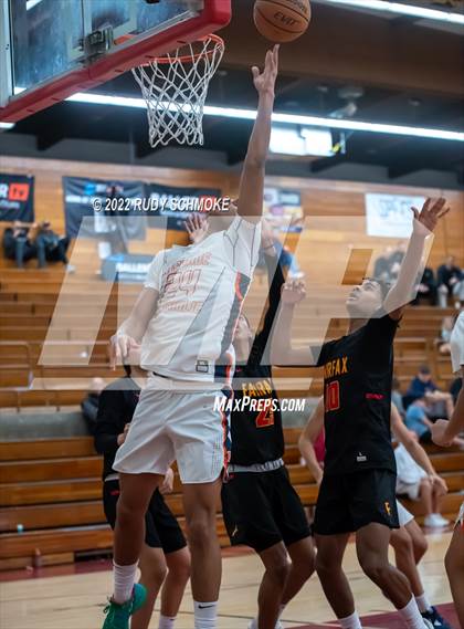 Thumbnail 3 in Eastside Catholic (WA) vs Fairfax (Torrey Pines Holiday Classic Tip-Off ) photogallery.