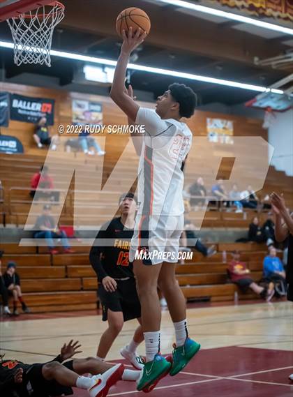 Thumbnail 2 in Eastside Catholic (WA) vs Fairfax (Torrey Pines Holiday Classic Tip-Off ) photogallery.