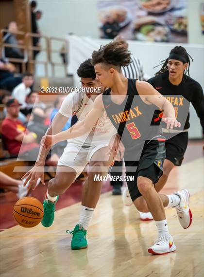 Thumbnail 3 in Eastside Catholic (WA) vs Fairfax (Torrey Pines Holiday Classic Tip-Off ) photogallery.