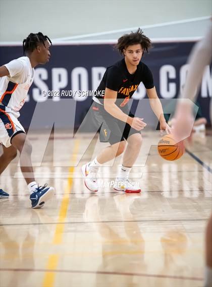 Thumbnail 2 in Eastside Catholic (WA) vs Fairfax (Torrey Pines Holiday Classic Tip-Off ) photogallery.