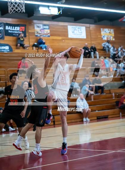 Thumbnail 3 in Eastside Catholic (WA) vs Fairfax (Torrey Pines Holiday Classic Tip-Off ) photogallery.