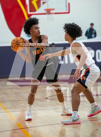 Thumbnail 2 in Eastside Catholic (WA) vs Fairfax (Torrey Pines Holiday Classic Tip-Off ) photogallery.