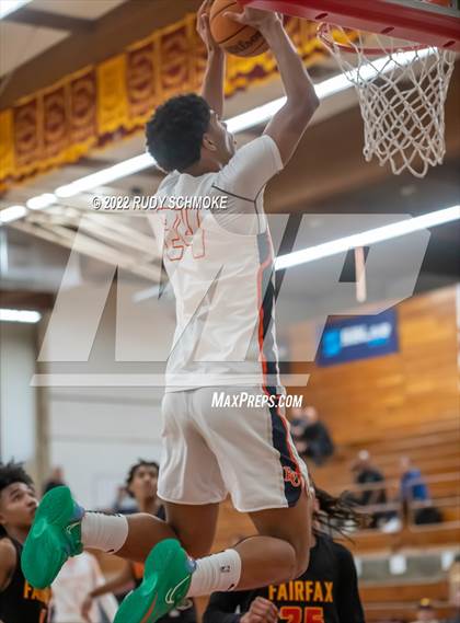 Thumbnail 2 in Eastside Catholic (WA) vs Fairfax (Torrey Pines Holiday Classic Tip-Off ) photogallery.