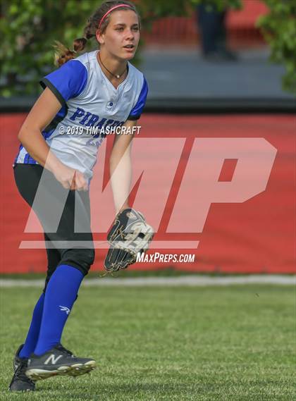 Thumbnail 1 in Greensburg vs. South Dearborn (IHSAA Sectional Final) photogallery.