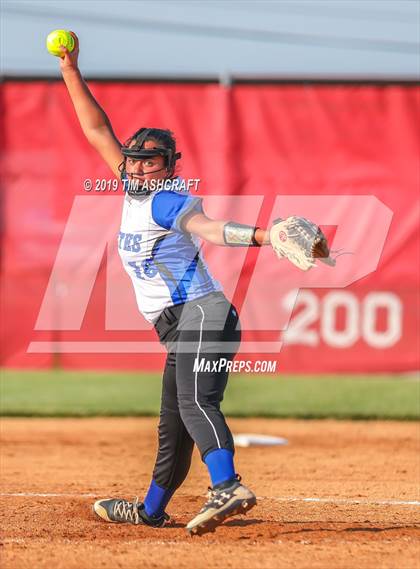 Thumbnail 1 in Greensburg vs. South Dearborn (IHSAA Sectional Final) photogallery.